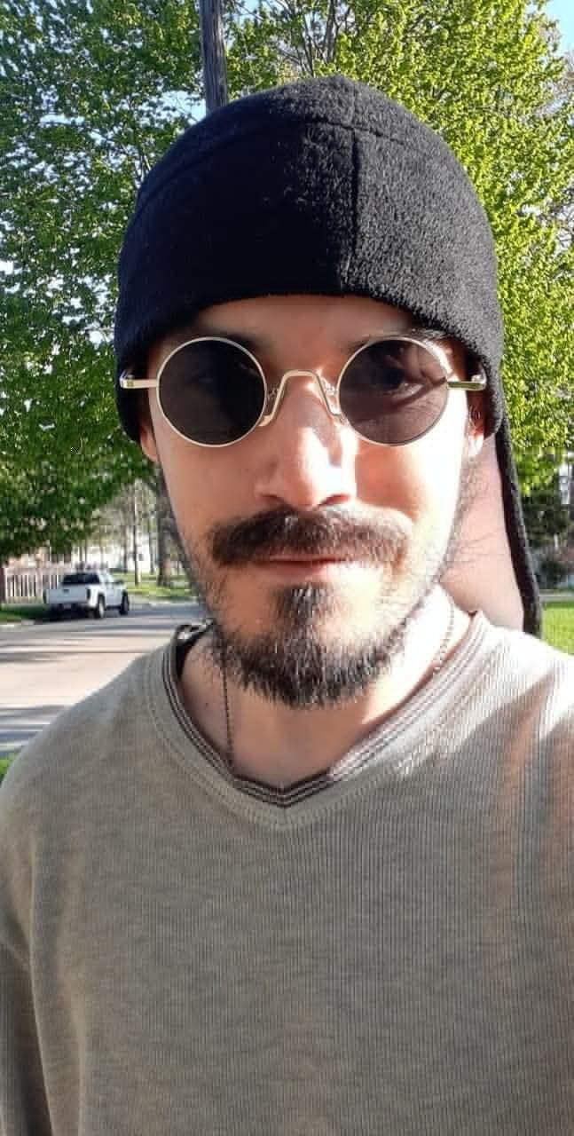 Carsbyvictor Sunglasses Round  Retro Small Round Sunglasses for Men Women Vintage Style Metal Frame