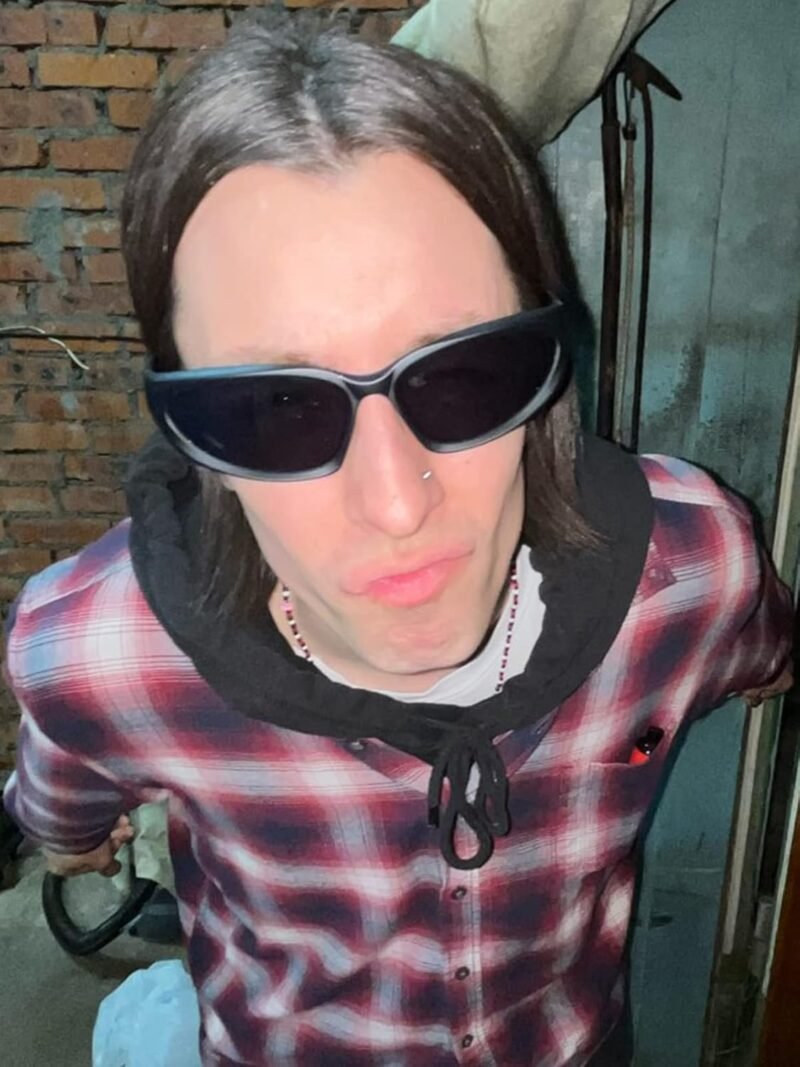 Carsbyvictor Sunglasses Wraparound Wrap Around Sports Sunglasses for Men Women Fashion Oval Thick Frame Sun Glasses Stylish Sport Wrap Shades